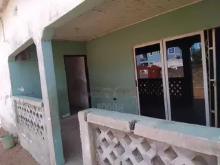 2bdrm House in Survivorestatex, Tetegu for rent