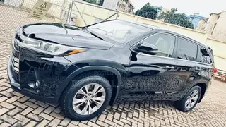 Toyota Highlander XLE V6 4x4 (3.5L 6cyl 6A) 2016 Black