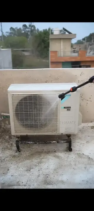 Air Conditioning Cleaning Washing Serving