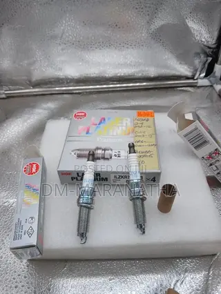 NGK Honda and Acura Spark Plugs Ilzkr7b