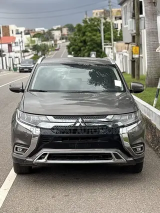 Mitsubishi Outlander PHEV 2019 Gray