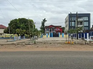 6bdrm Bungalow in UPSA Area for sale