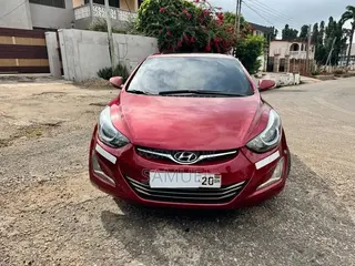 Hyundai Elantra Limited Sedan FWD (1.8L 4cyl 6A) 2016 Red