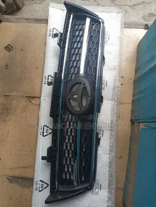Toyota RAV4 2010-2012 Grille