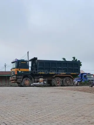 Tipper Truck