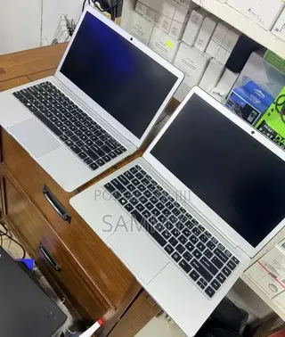 Laptop 8GB Intel SSD 256GB