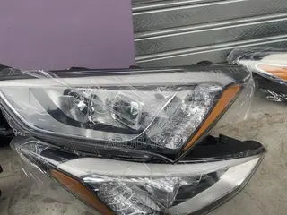 Hyundai Tucson 2016 Headlight Pair
