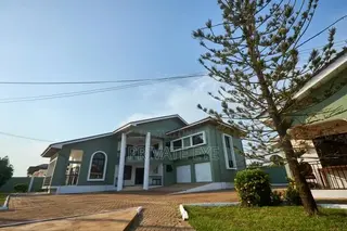 Furnished 8bdrm Villa in Lashibi for rent