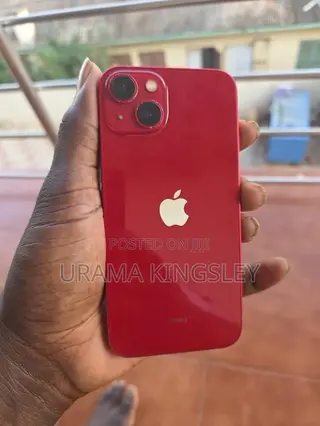 Apple iPhone 13 128 GB Red