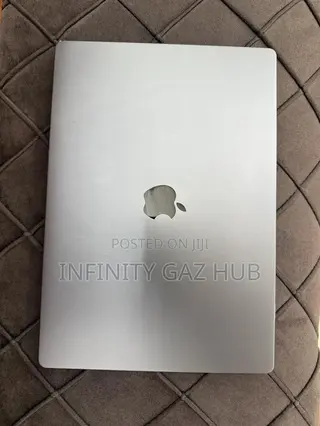 Laptop Apple MacBook Pro 2024 M4 Pro 24GB Apple M4 SSHD (Hybrid) 512GB