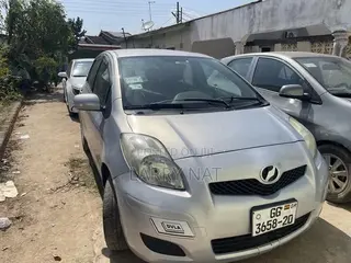 Toyota Vitz 1.0 FWD 3dr 2010 Silver