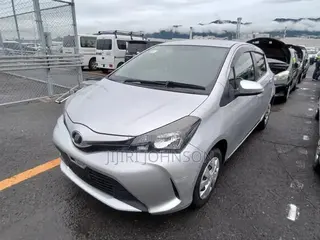 Toyota Vitz 2016 Silver