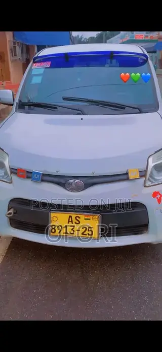 Toyota Sienta 1.5 FWD 2014 White