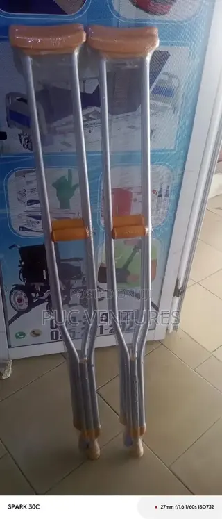 Armpit Crutches