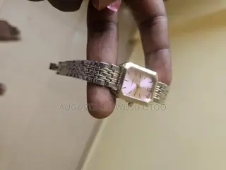 Lady's Wrists Watch