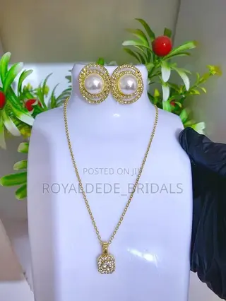 Jewelries and More