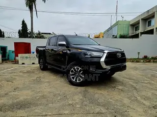 Toyota Hilux 2024 Black
