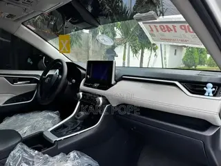 Toyota RAV4 2025 White