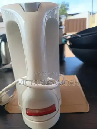 A White Severin Electric Kettel.