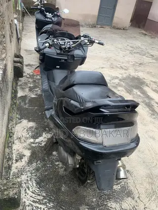 Yamaha Majesty 2025 Black