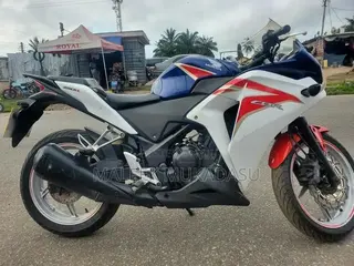 Honda CBR 2011 Blue