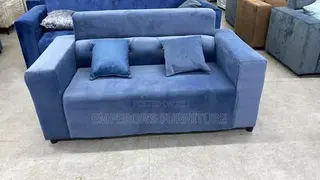 Quality 2in1 Sofa With Comfortable Pillows
