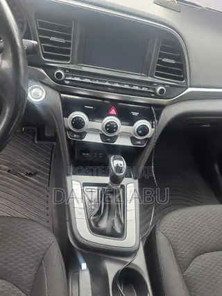 Hyundai Elantra 2020 Red