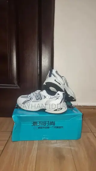 Solid Shoes