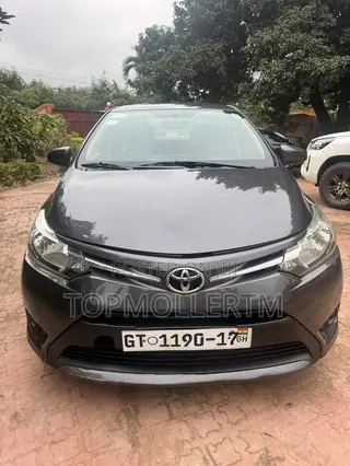 Toyota Yaris 2017 Gray