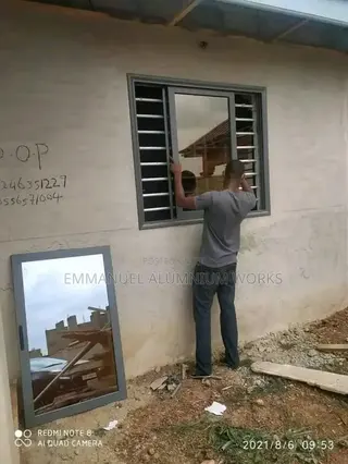 B6 Design 12 Aluminium Sliding Window