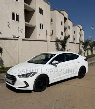 Hyundai Elantra SEL 2018 White