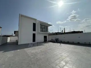 4bdrm Mansion in Amrahia for sale