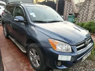 Toyota RAV4 2.5 2011 Blue