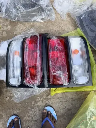 Coaster 2003/2004/2005 Tail Light PAIR