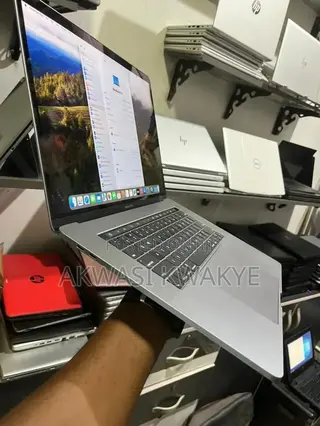 Laptop Apple MacBook Pro 2017 16GB Intel Core i7 SSD 256GB