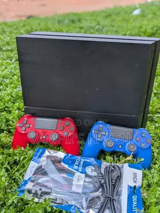 PS4 Standard 1TB (Anti-Scrach) With 2 Controllers and 13 Games