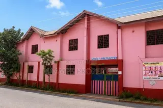 A School for Sale at Kumasi Awhiwaa, 8 Bedrooms in Total
