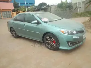 Toyota Camry SE 4dr Sedan (2.5L 4cyl 6A) 2014 Green