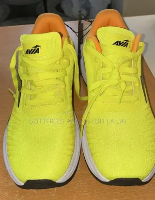 Avia Yellow Shoe for Athletics Size 8.5