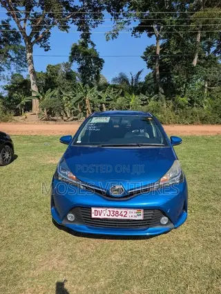 Toyota Vitz 1.3 FWD 5dr 2015 Blue