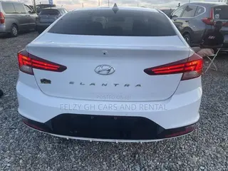 Hyundai Elantra SE 2019 White