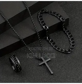 Elegant Pendant Necklace