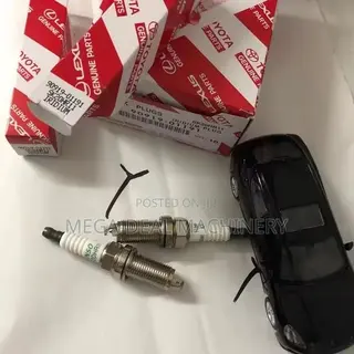 Toyota Corolla / Yaris / Hybrid Plugs (90919-01253 / SC20HR11)