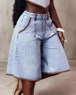 Chic Contrast-Trim High-Waisted Wide-Leg Denim Jorts