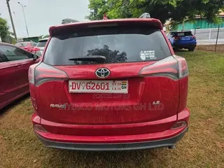 Toyota RAV4 LE AWD (2.5L 4cyl 6A) 2017 Red