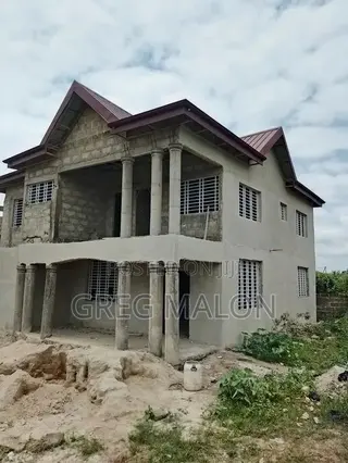 5bdrm House in Takoradi for sale