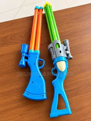Manual Pull-Out / Pump-Action Water Squirt Gun