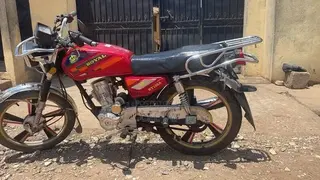 Royal RY125 2025 Red