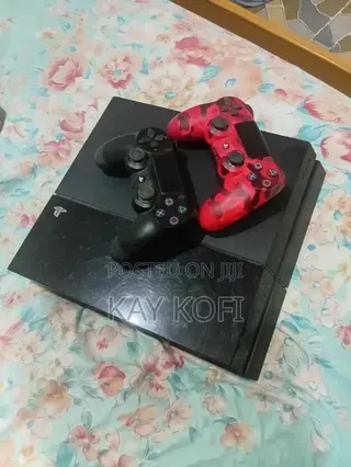 Used PS4 With 2 Controllers