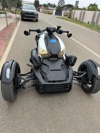 Can-Am 2022 Black